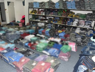 Xαλκιδική: Πάνω από 5.900 προϊόντα «μαϊμού» εντόπισαν σε σπίτι οι Αρχές (φωτό)